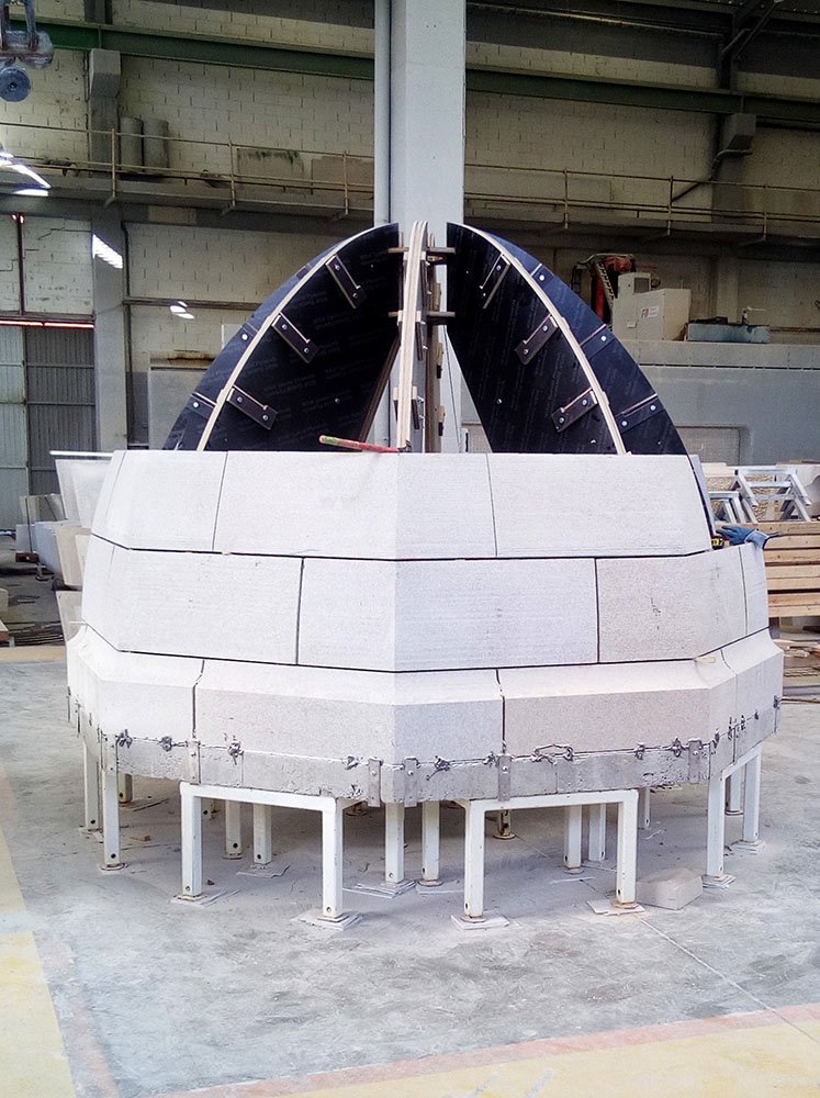 Montaxe previo da cúpula