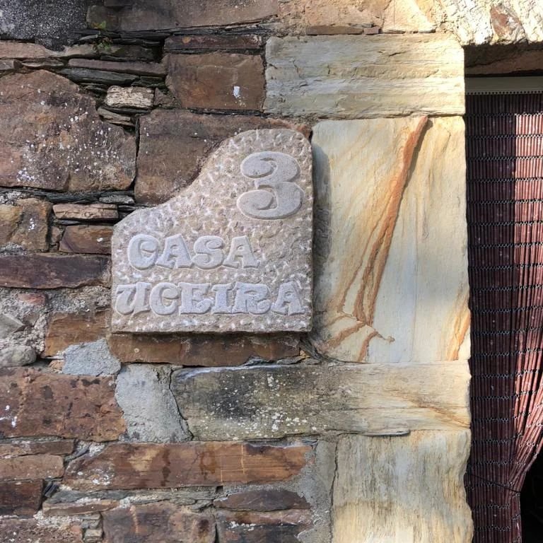 Placa de granito Casa Ugeira 3